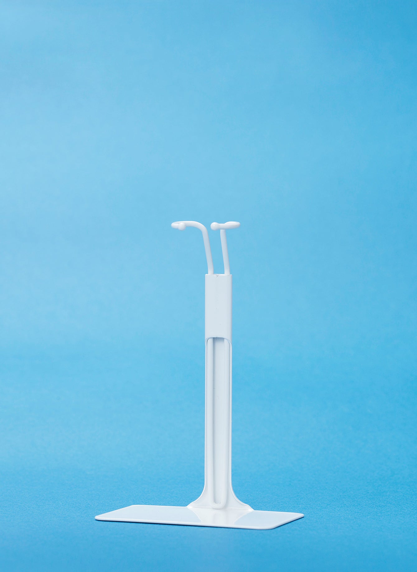 NEW★ Metal Doll Stand (Short, White) by Japan Desk-Top Development Inc. / ドールスタンド（ショート）ホワイト